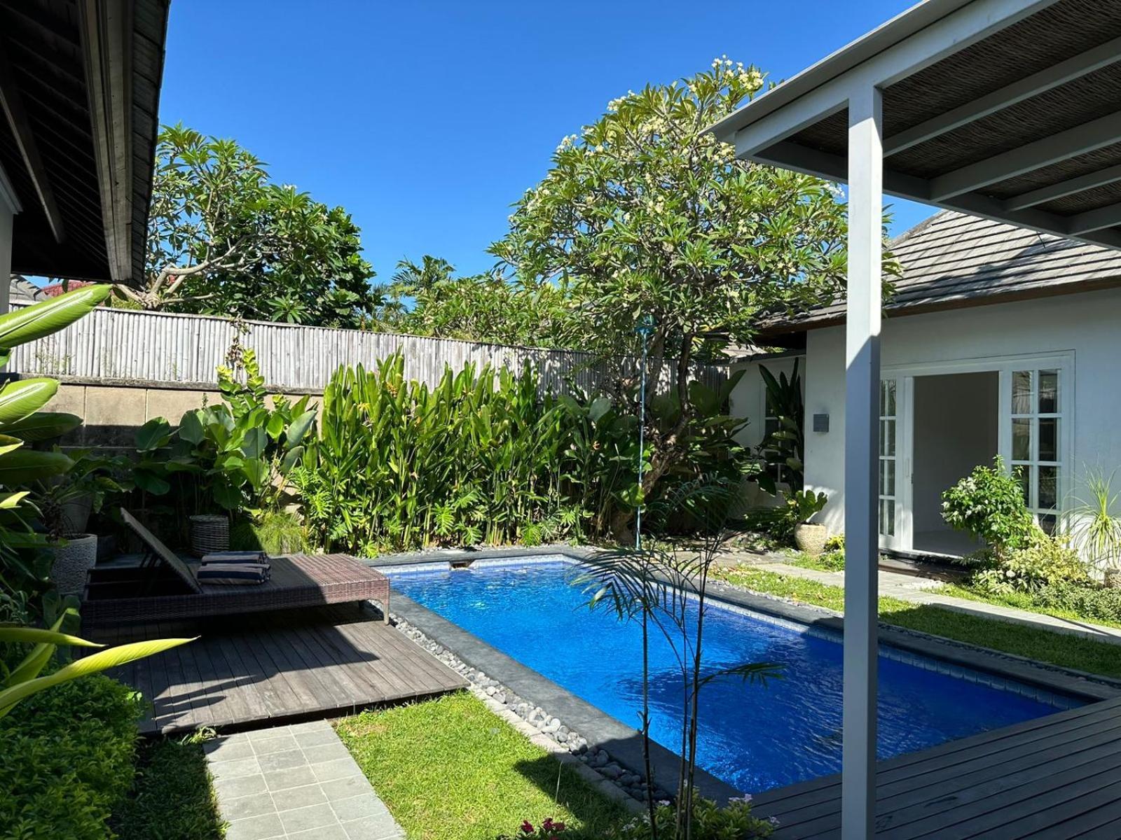 Villa Alam Biru II Санур Экстерьер фото